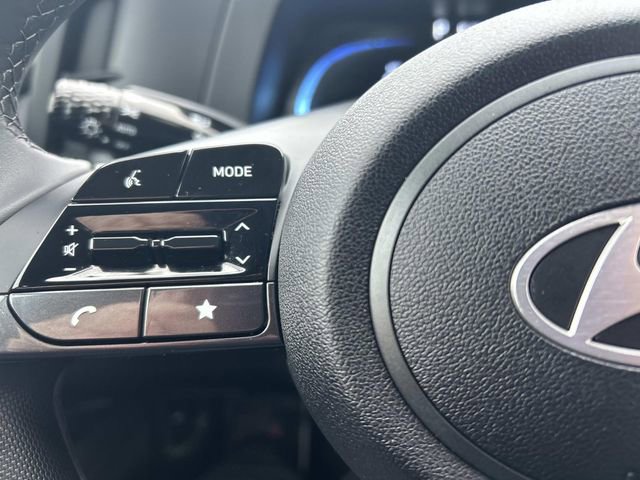 Certified 2025 Hyundai Elantra Sport image 22