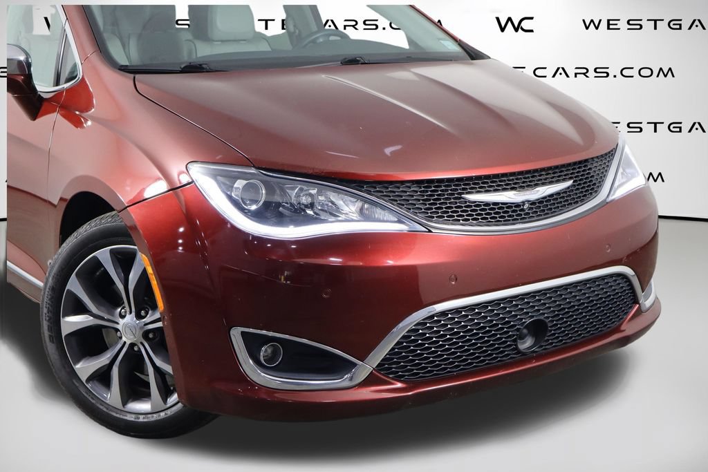 Used 2017 Chrysler Pacifica Limited w/ UConnect Theater Package FWD image 50