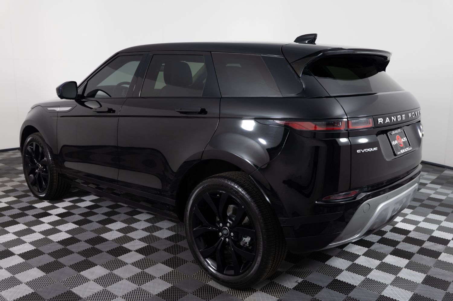 Used 2020 Land Rover Range Rover Evoque SE AWD/4WD image 4