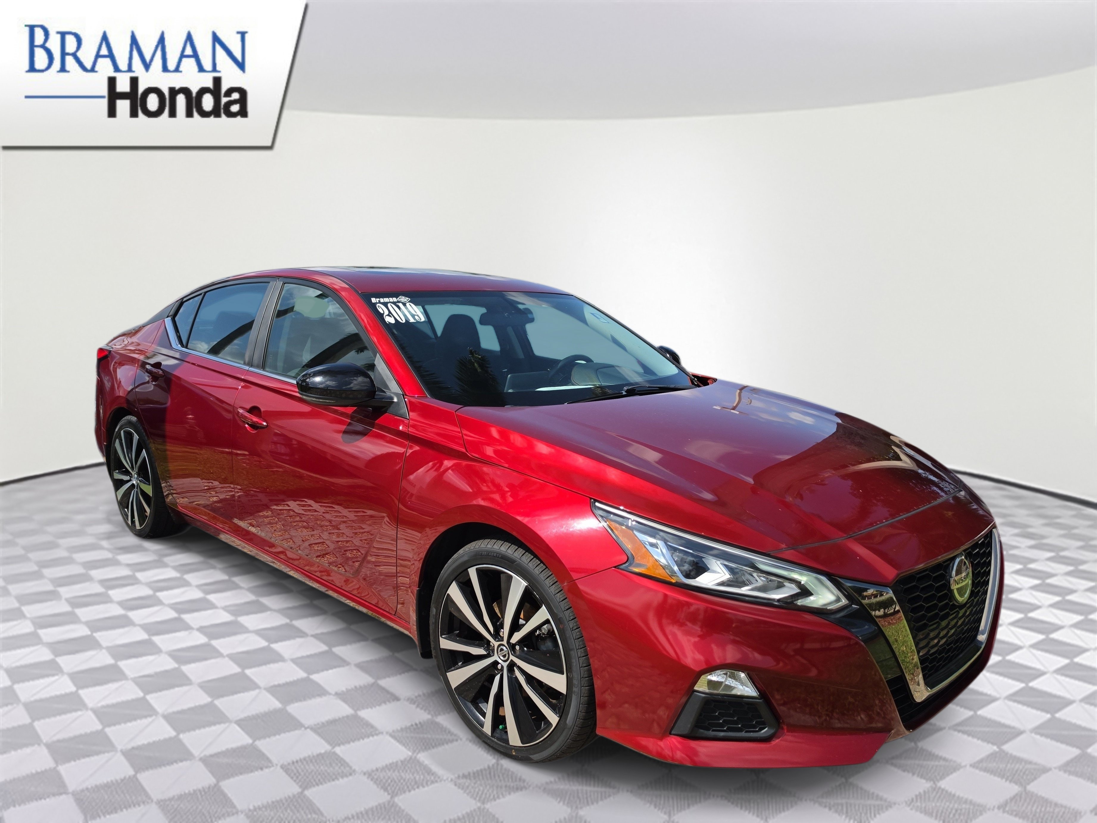 Used 2019 Nissan Altima 2.5 SR w/ SR Premium Package FWD image 2