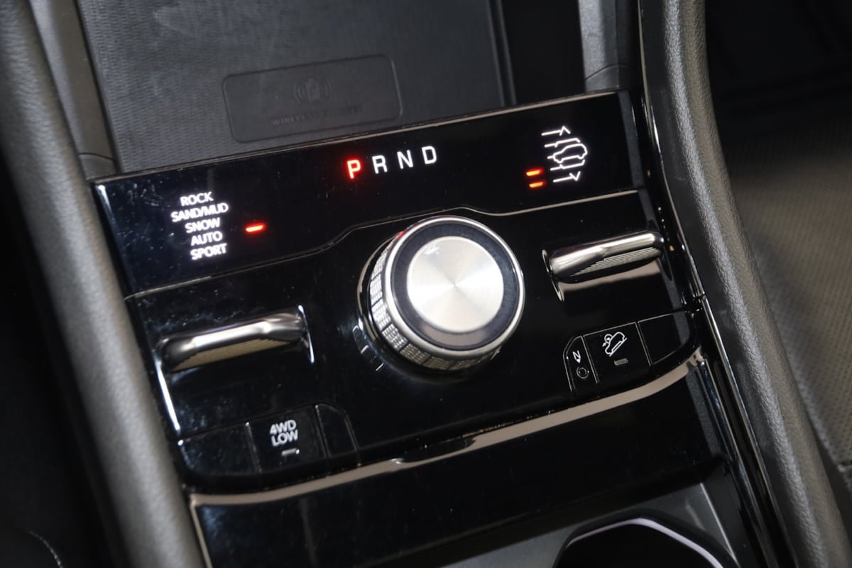 Used 2023 Jeep Grand Cherokee Overland w/ Luxury Tech Group IV AWD/4WD image 7