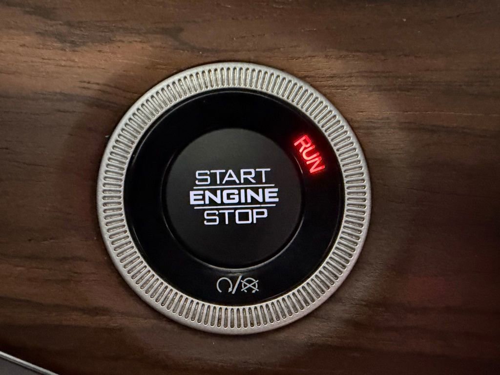 Used 2021 Jeep Grand Cherokee L Summit w/ Advanced Protech Group IV image 25