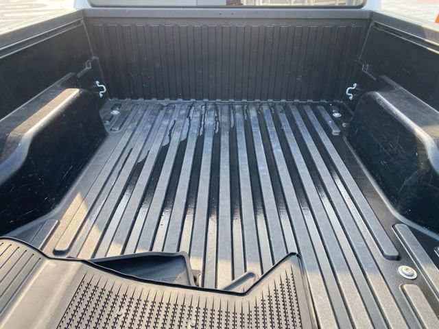 Used 2019 Toyota Tacoma TRD Off-Road w/ Technology Package AWD/4WD image 9