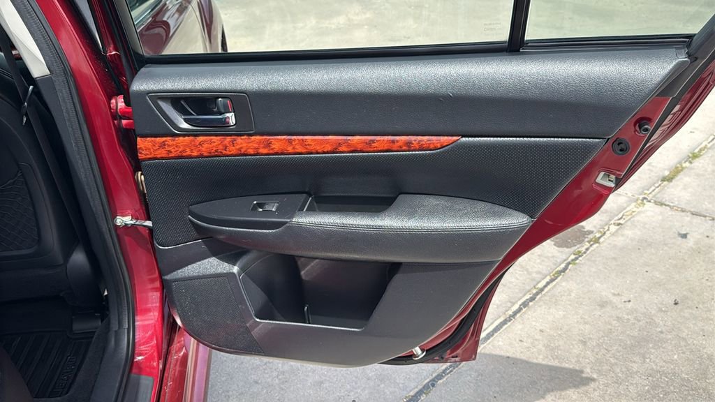 Used 2011 Subaru Legacy 2.5i Limited image 28