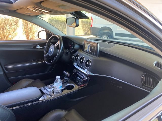 Used 2018 Kia Stinger Premium RWD image 5