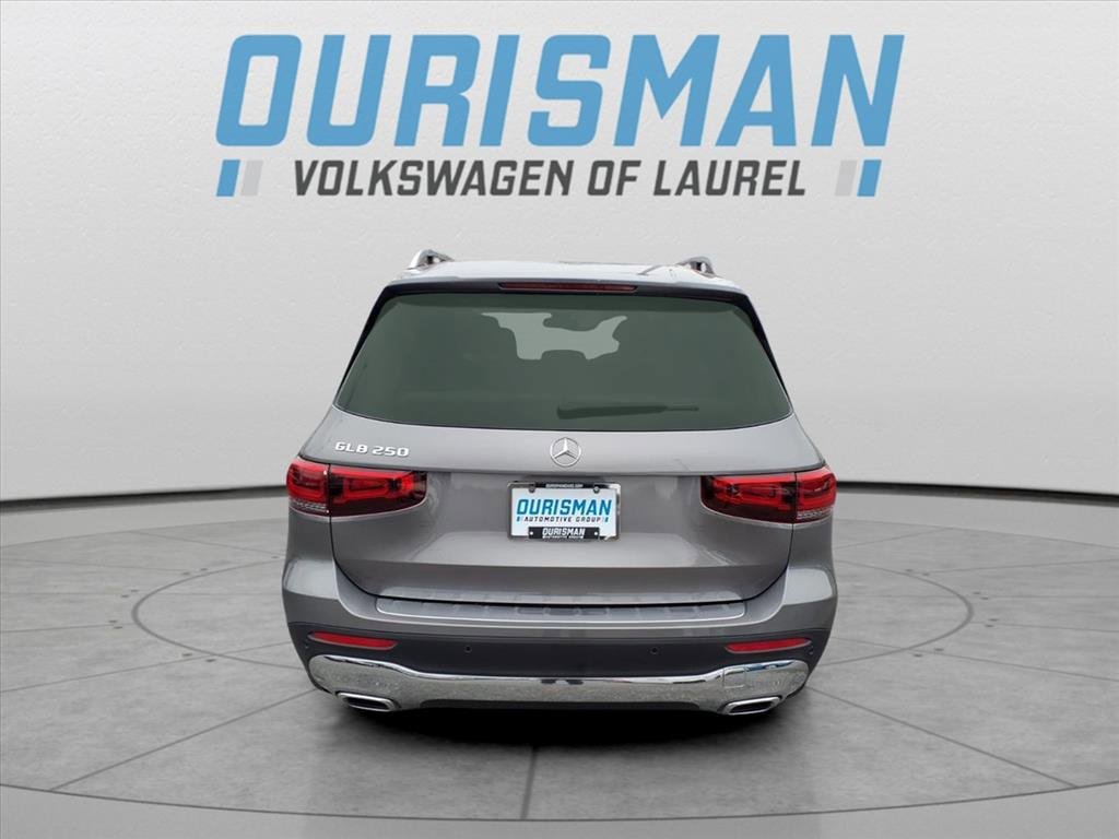 Used 2022 Mercedes-Benz GLB 250 image 3