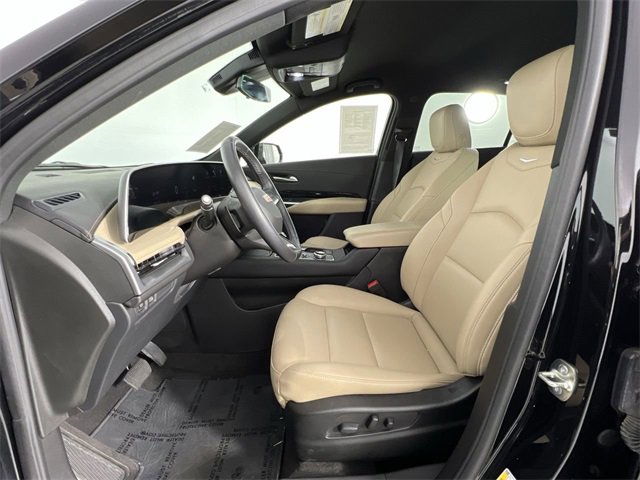 Certified 2024 Cadillac XT4 Luxury w/ Cold Weather Package image 19