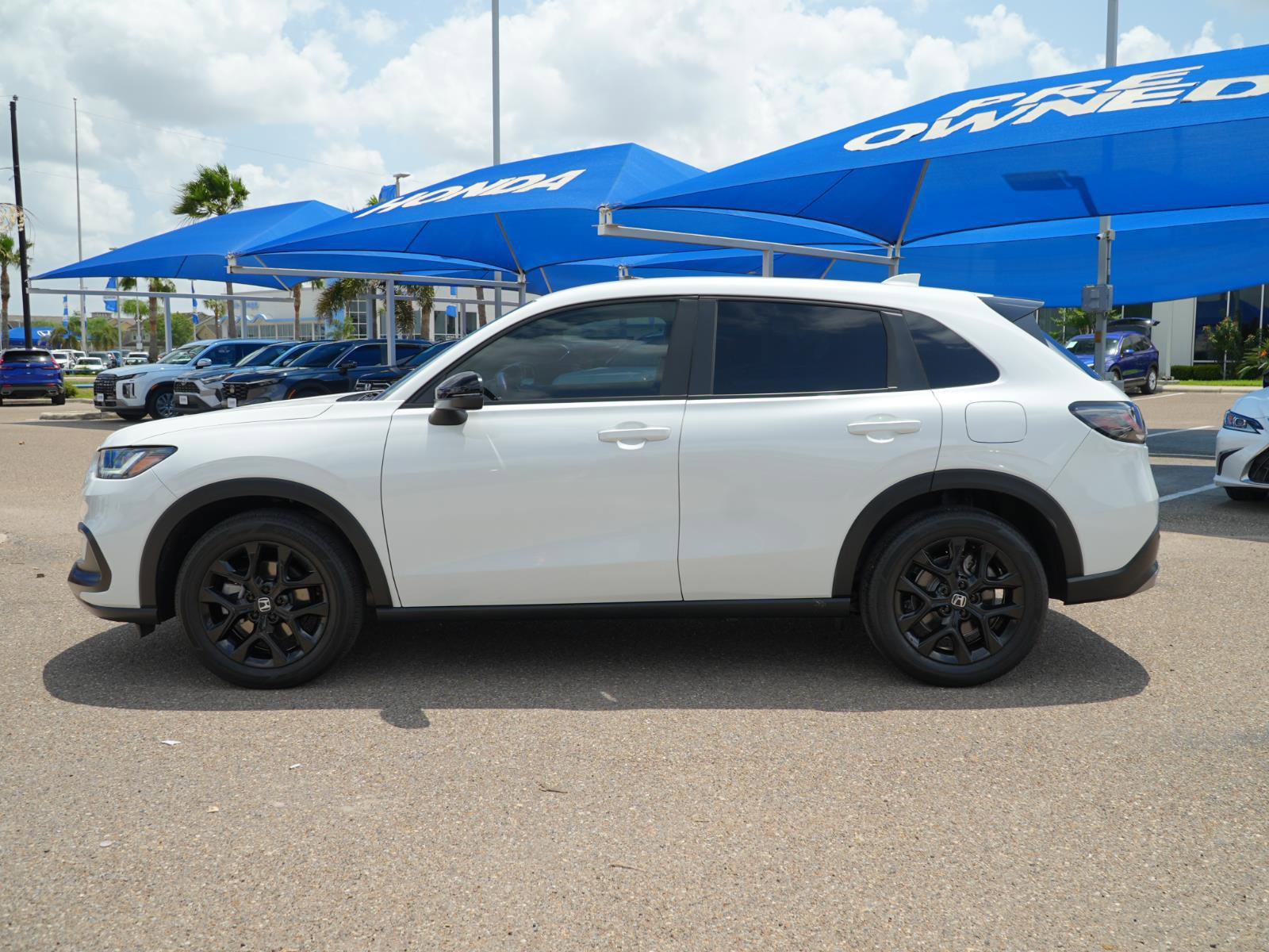Used 2023 Honda HR-V Sport image 10