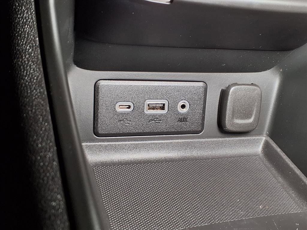 Used 2023 GMC Terrain SLE w/ Elevation Edition image 23