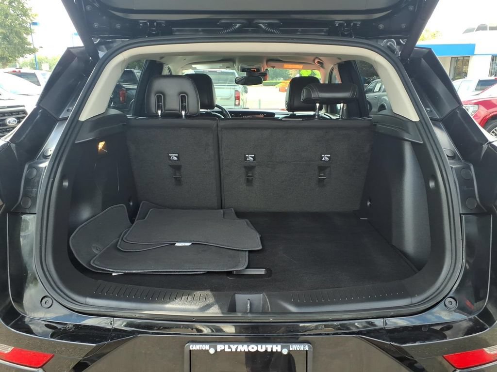 Used 2024 Buick Encore GX Avenir w/ Avenir Convenience Package AWD/4WD image 8