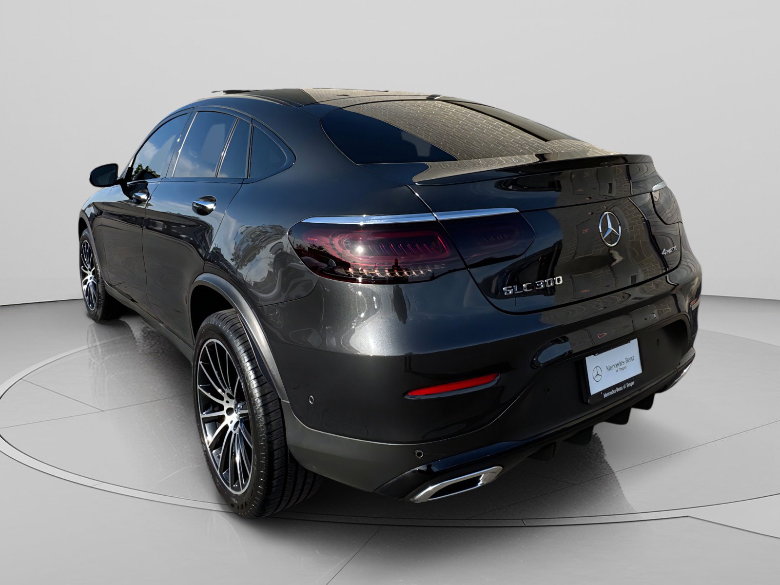 Used 2022 Mercedes-Benz GLC 300 4MATIC Coupe image 3