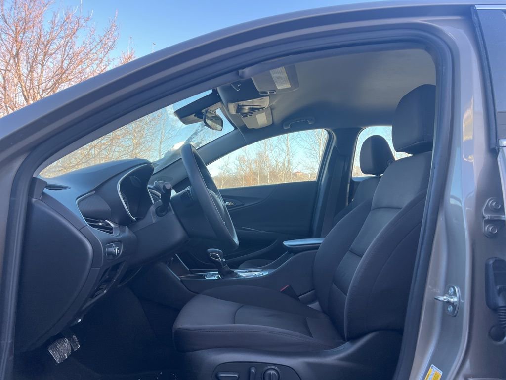 Used 2024 Chevrolet Malibu LT image 11
