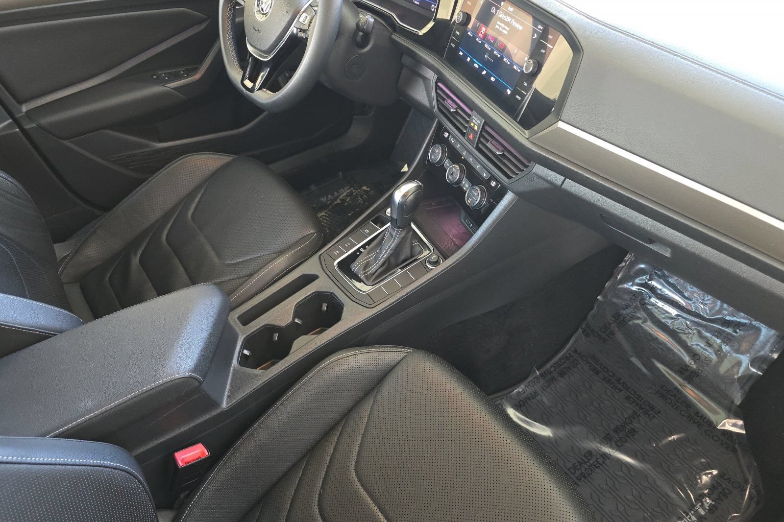 Used 2021 Volkswagen Jetta SEL Premium FWD image 12