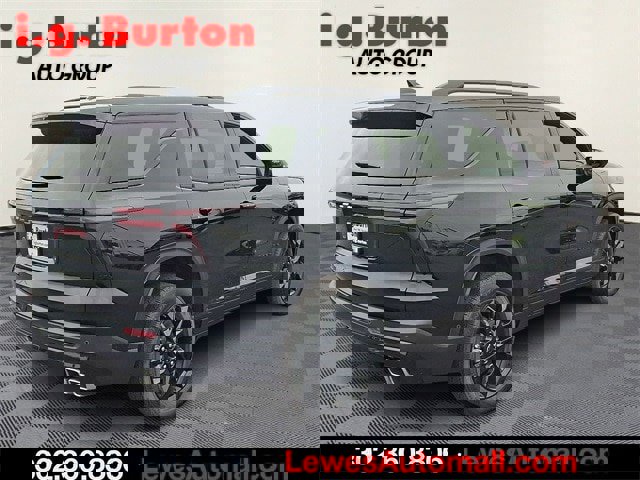 New 2025 Chevrolet Traverse LT w/ Enhanced Driving Package image 4