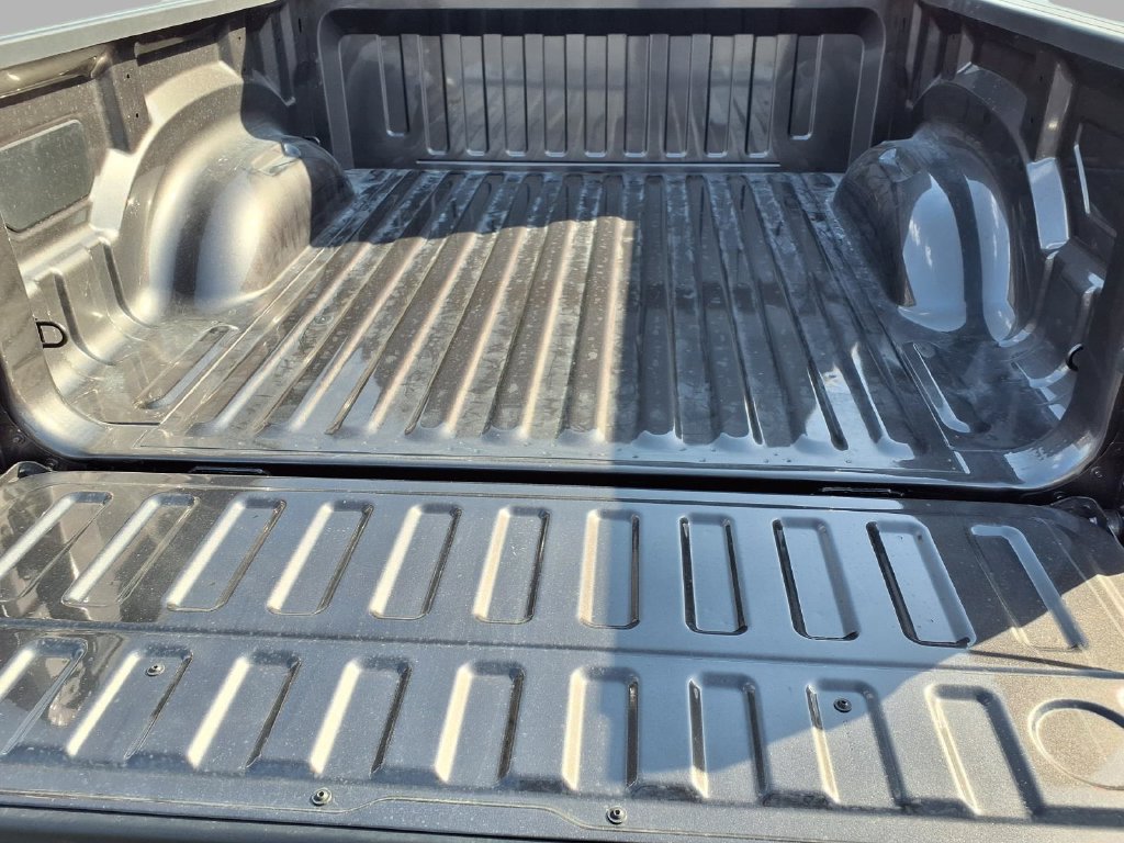 New 2026 RAM 1500 Express AWD/4WD image 24