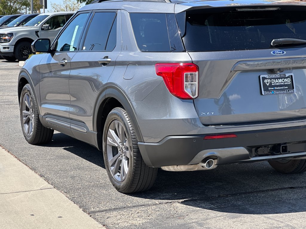 Used 2023 Ford Explorer XLT w/ Equipment Group 202A RWD image 5