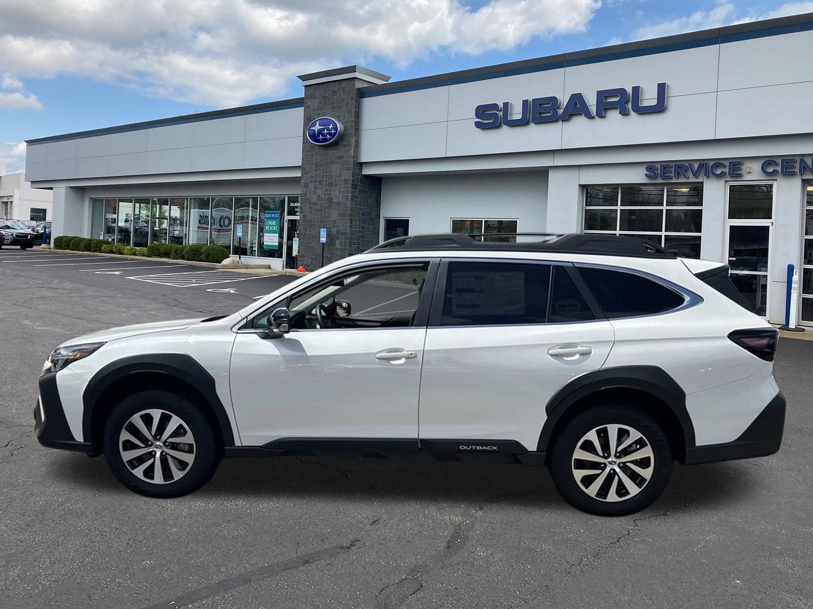 Used 2025 Subaru Outback Premium AWD/4WD image 4