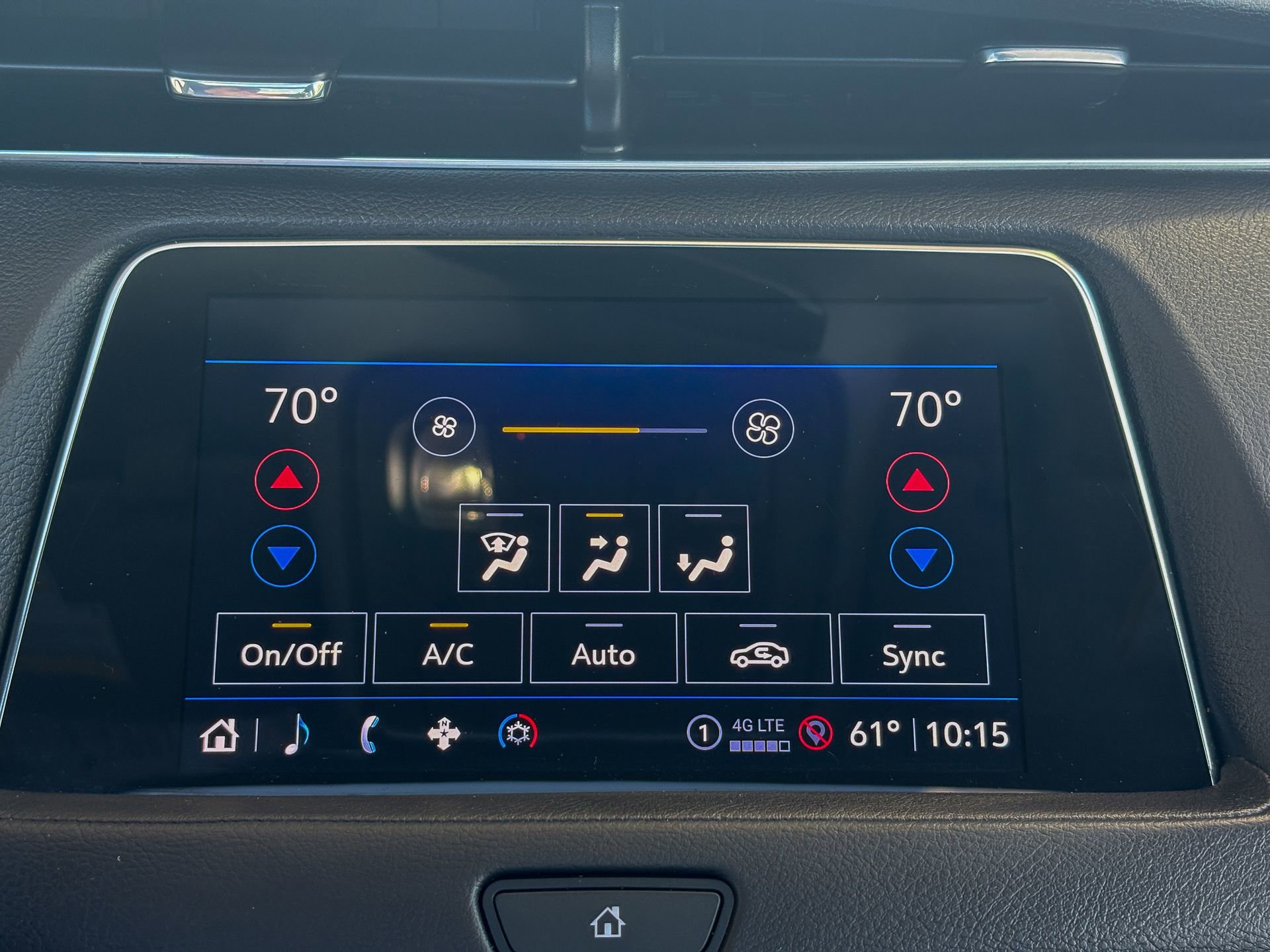 Used 2022 Cadillac XT4 Premium Luxury AWD/4WD image 12