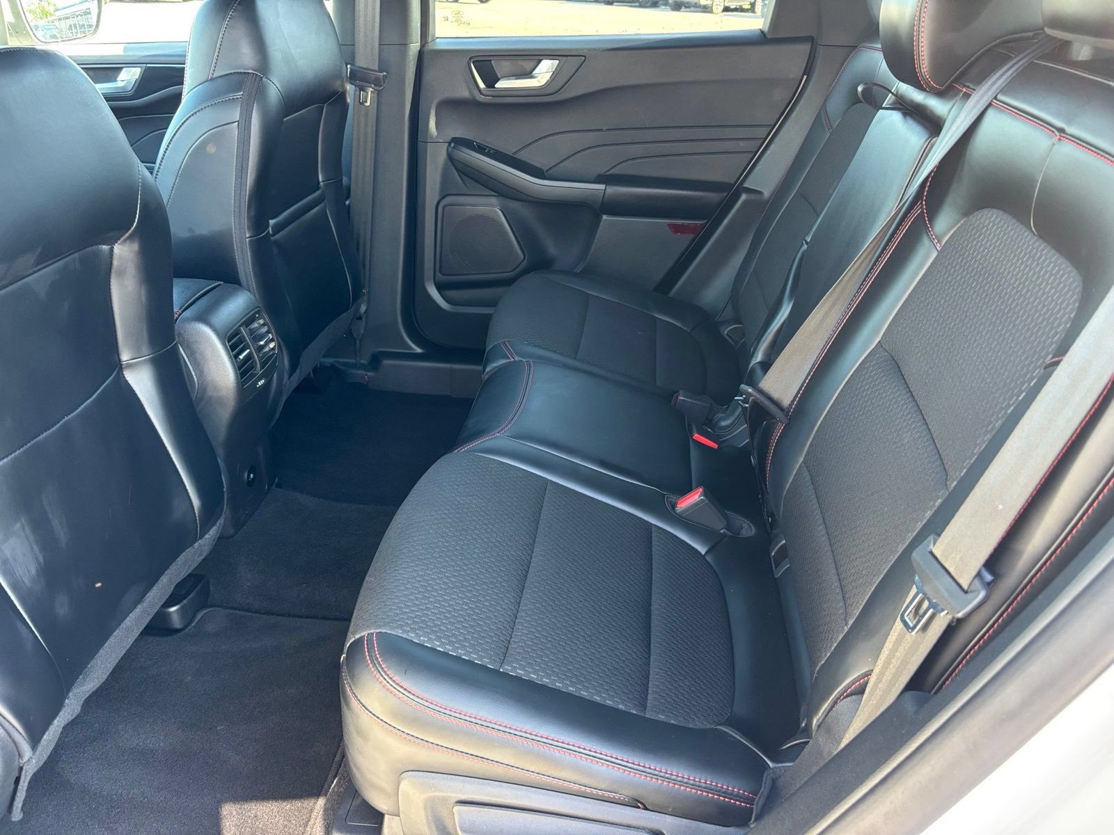 Used 2025 Ford Escape ST-Line Select AWD/4WD image 15