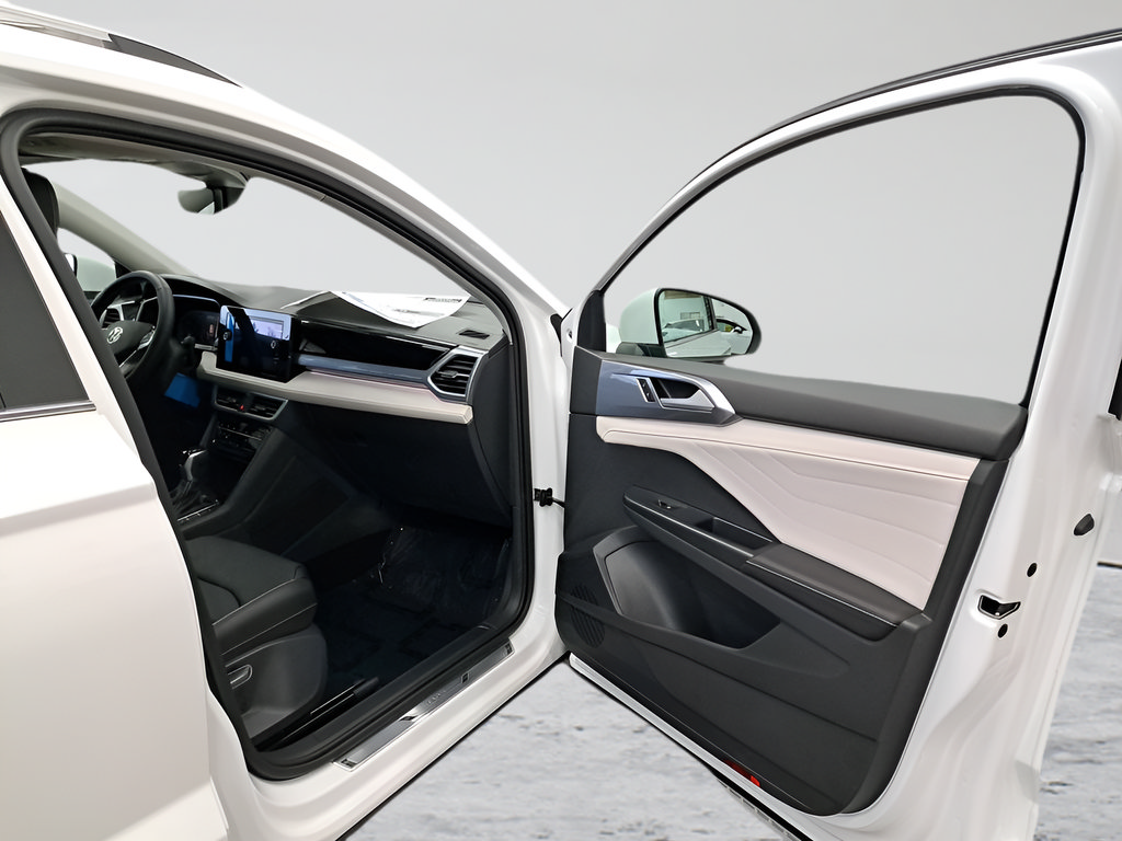 New 2025 Volkswagen Taos SEL AWD/4WD image 17