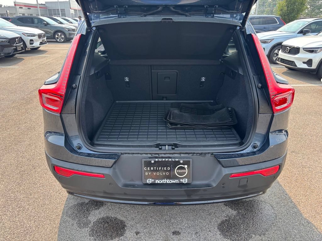 Certified 2026 Volvo XC40 B5 Core w/ Climate Package AWD/4WD image 24