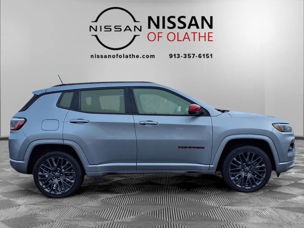 Used 2023 Jeep Compass Limited image 28