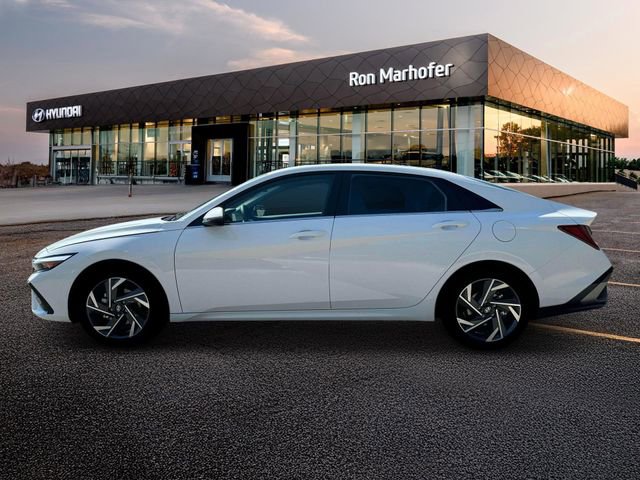 New 2025 Hyundai Elantra Limited image 3