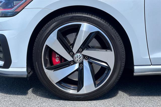 Used 2018 Volkswagen GTI SE w/ SE Leather Package FWD image 31