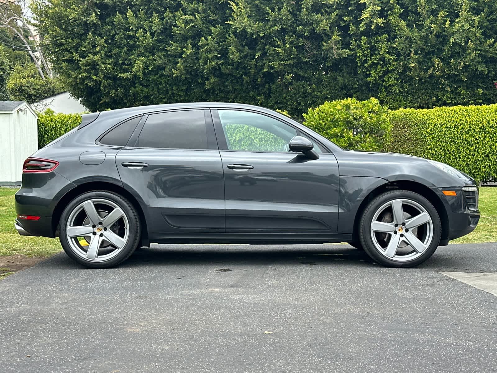 Certified 2018 Porsche Macan Sport Edition AWD/4WD image 9
