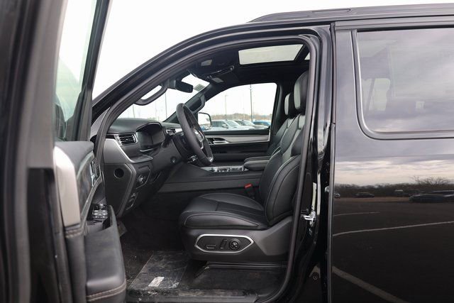 New 2025 Jeep Wagoneer Series II w/ Convenience Group I image 15