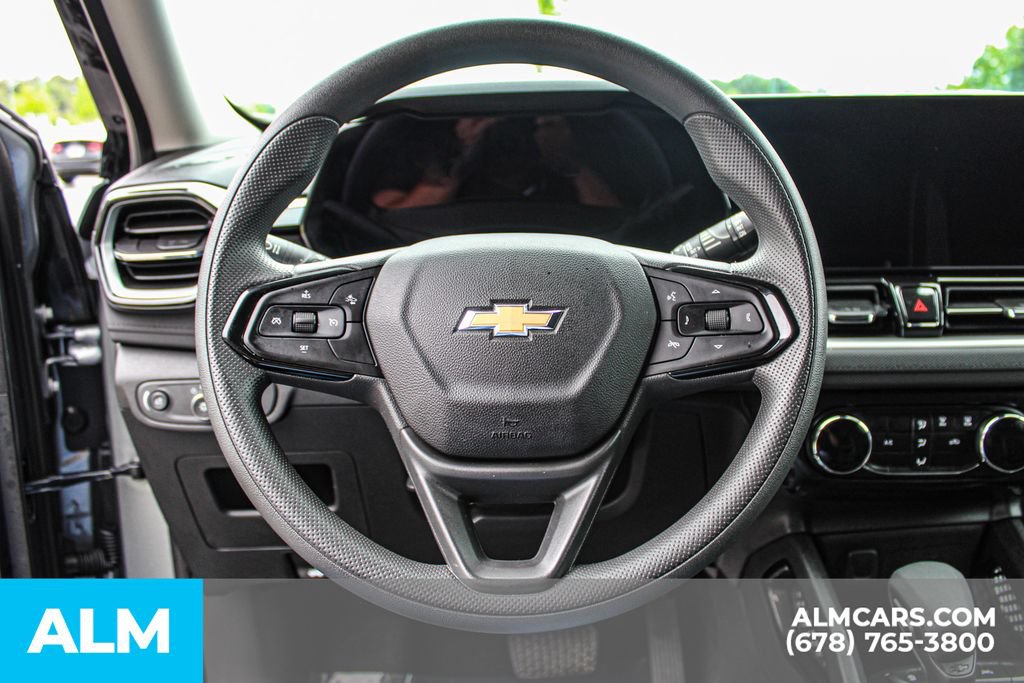 Used 2025 Chevrolet TrailBlazer LT FWD image 22