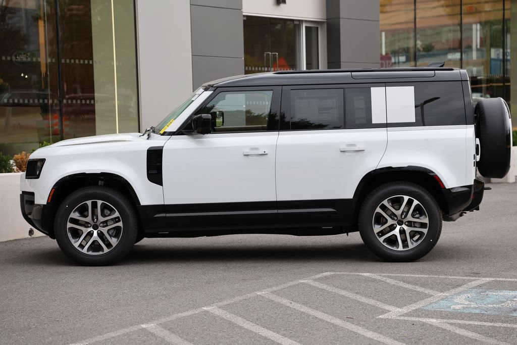 New 2026 Land Rover Defender 110 X-Dynamic SE AWD/4WD image 2