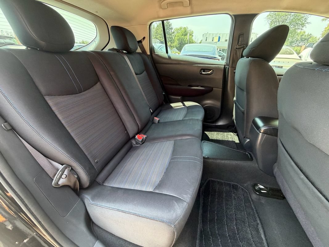 Used 2018 Nissan Leaf SV w/ Protection Package FWD image 26