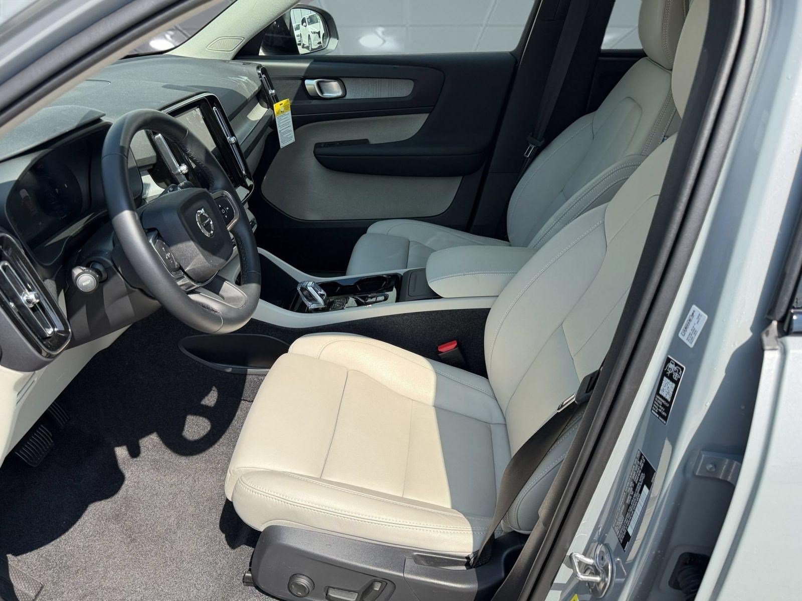 Certified 2026 Volvo XC40 B5 Plus w/ Protection Package Premier AWD/4WD image 5