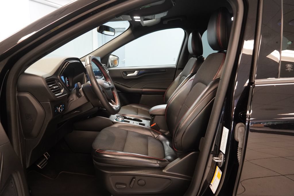 Used 2023 Ford Escape ST-Line Select w/ Tech Pack #1 AWD/4WD image 5