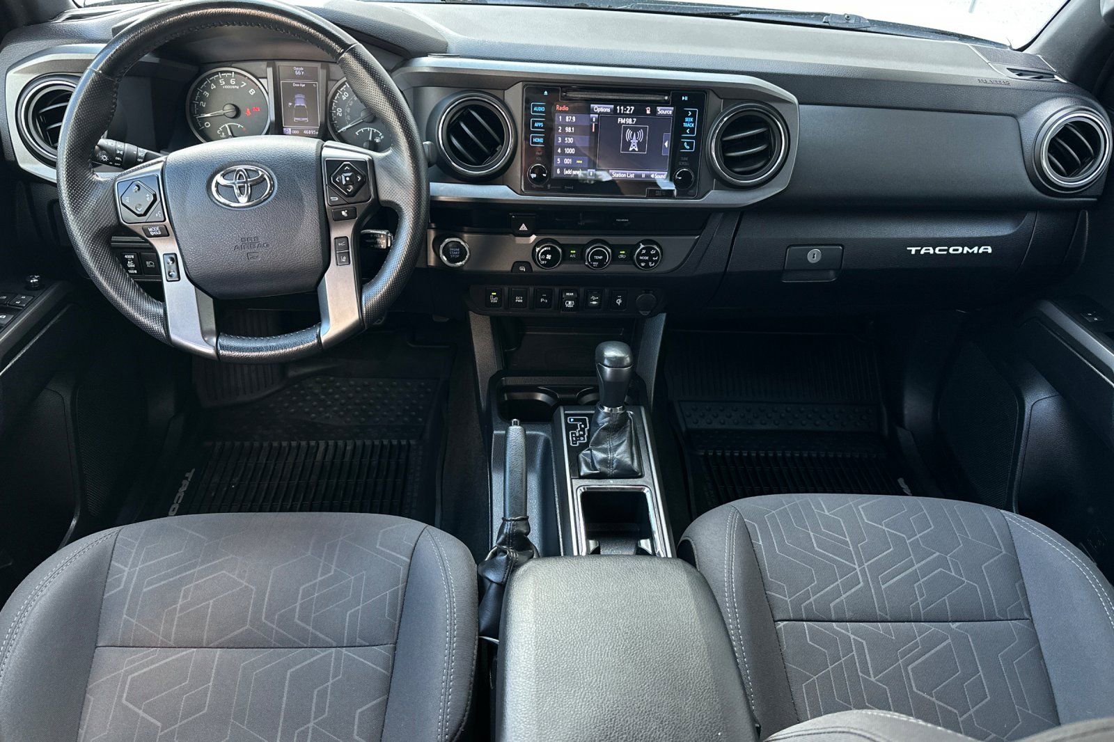 Used 2018 Toyota Tacoma TRD Sport w/ Technology Package image 12