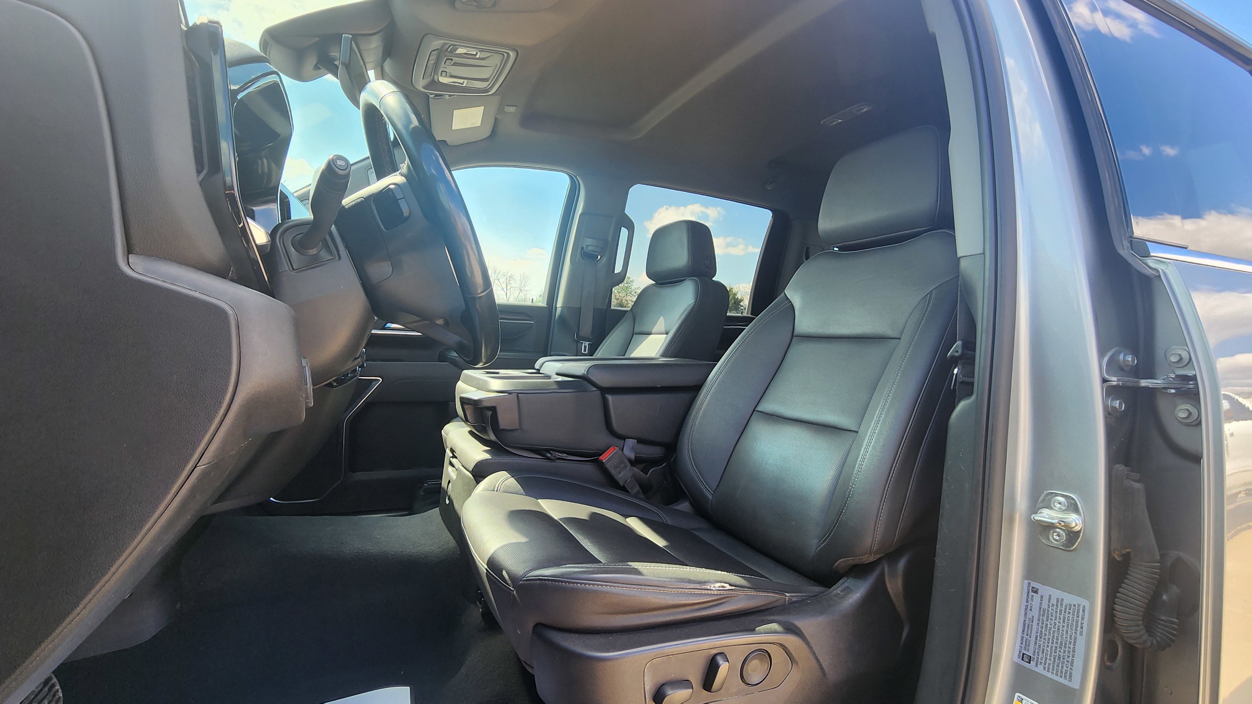 Used 2025 Chevrolet Silverado 2500 LTZ AWD/4WD image 14