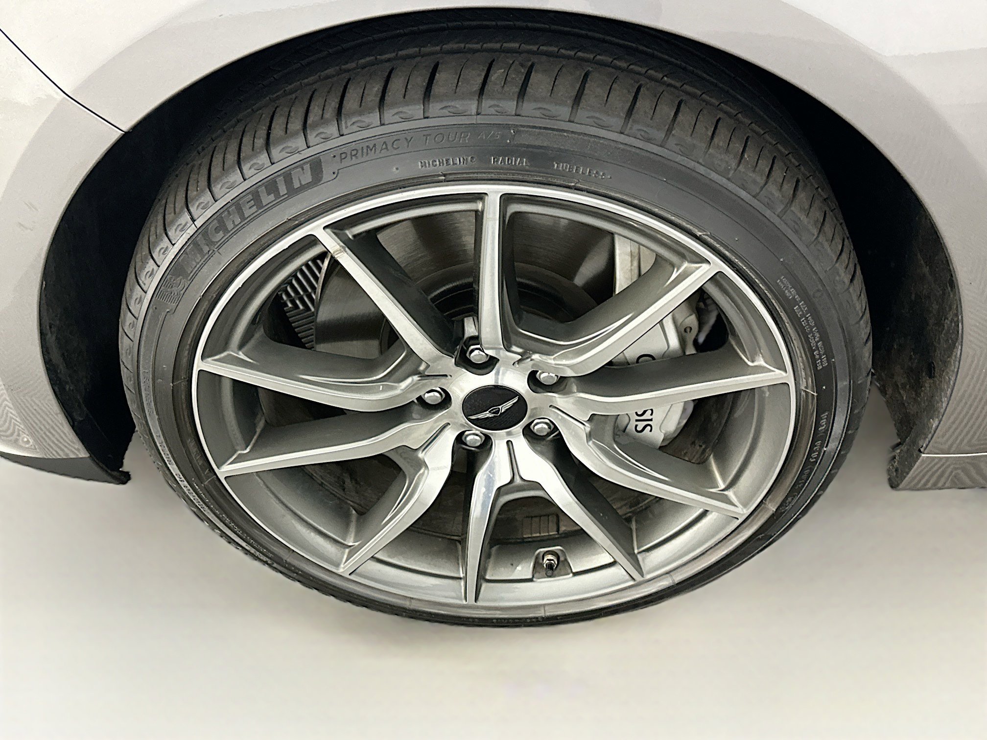 Used 2025 Genesis G70 2.5T image 11