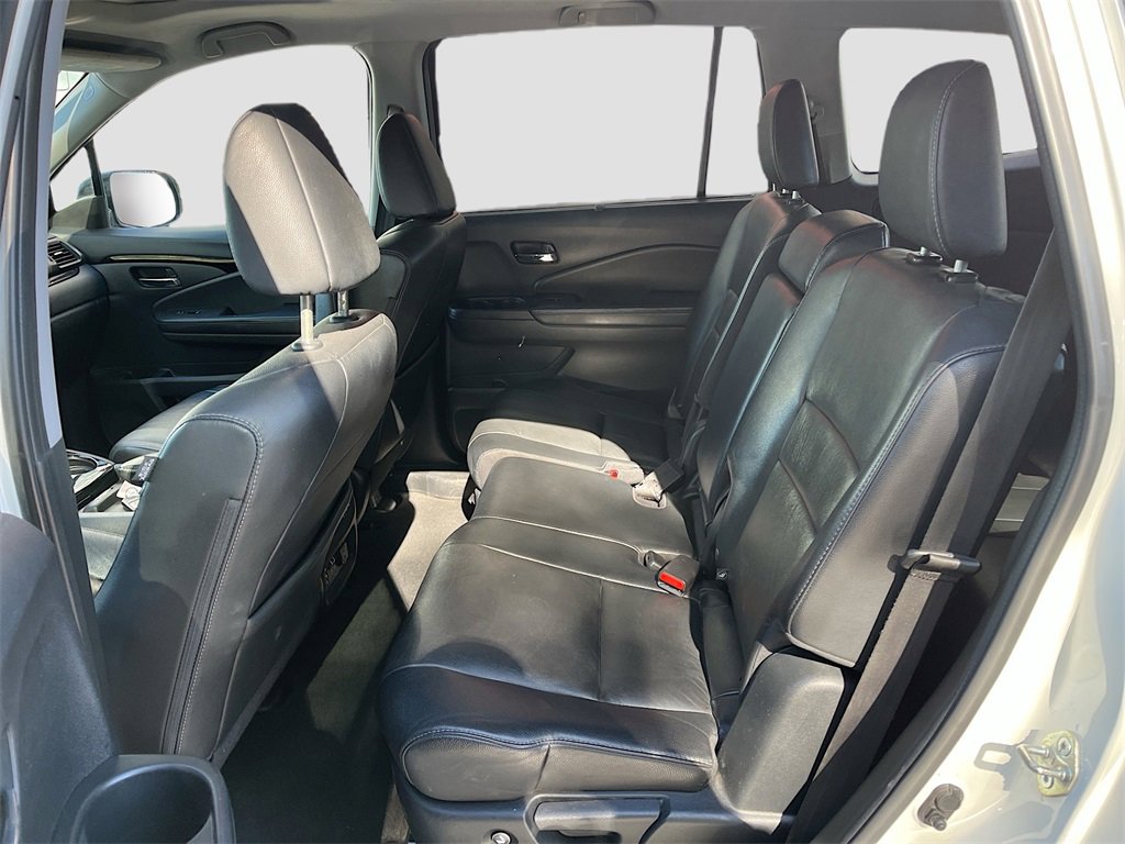 Used 2018 Honda Pilot Touring image 26