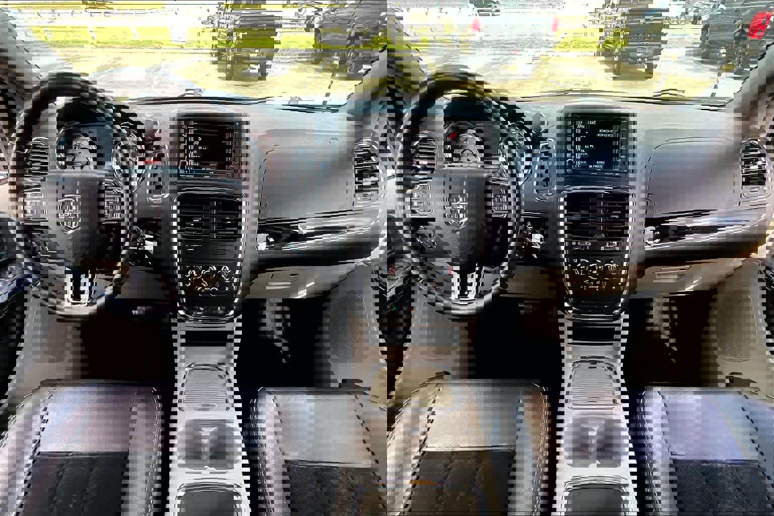 Used 2017 Dodge Grand Caravan SXT image 15