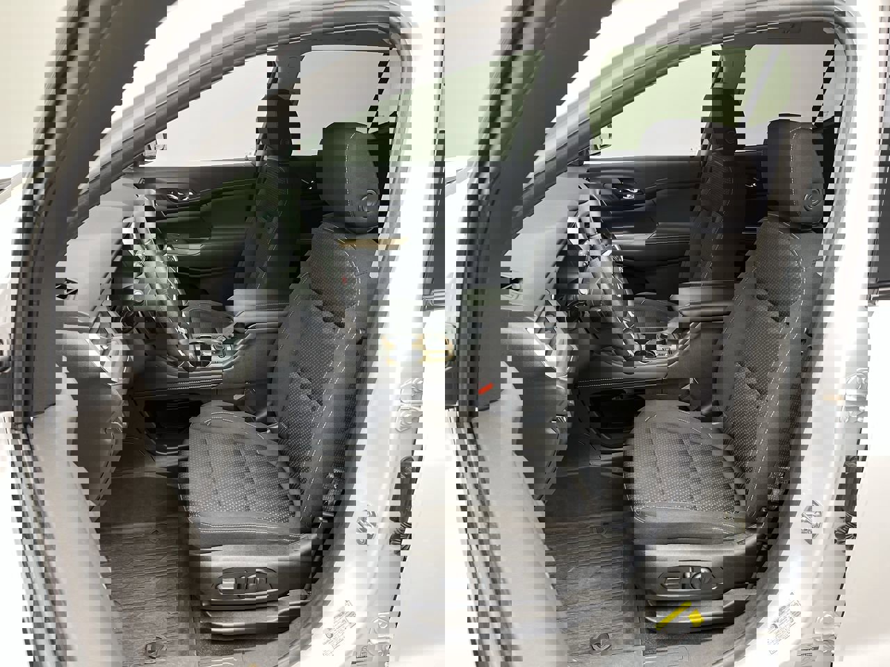 Certified 2023 GMC Acadia SLE w/ Driver Convenience Package image 9