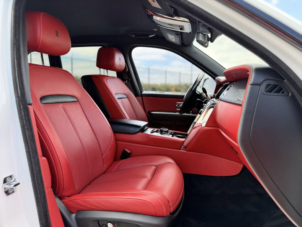 Used 2021 Rolls-Royce Cullinan AWD/4WD image 39