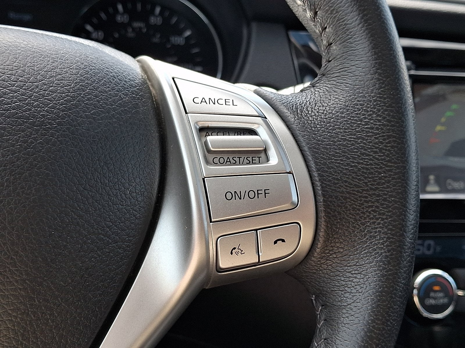Used 2015 Nissan Rogue SL w/ SL Premium Package AWD/4WD image 30
