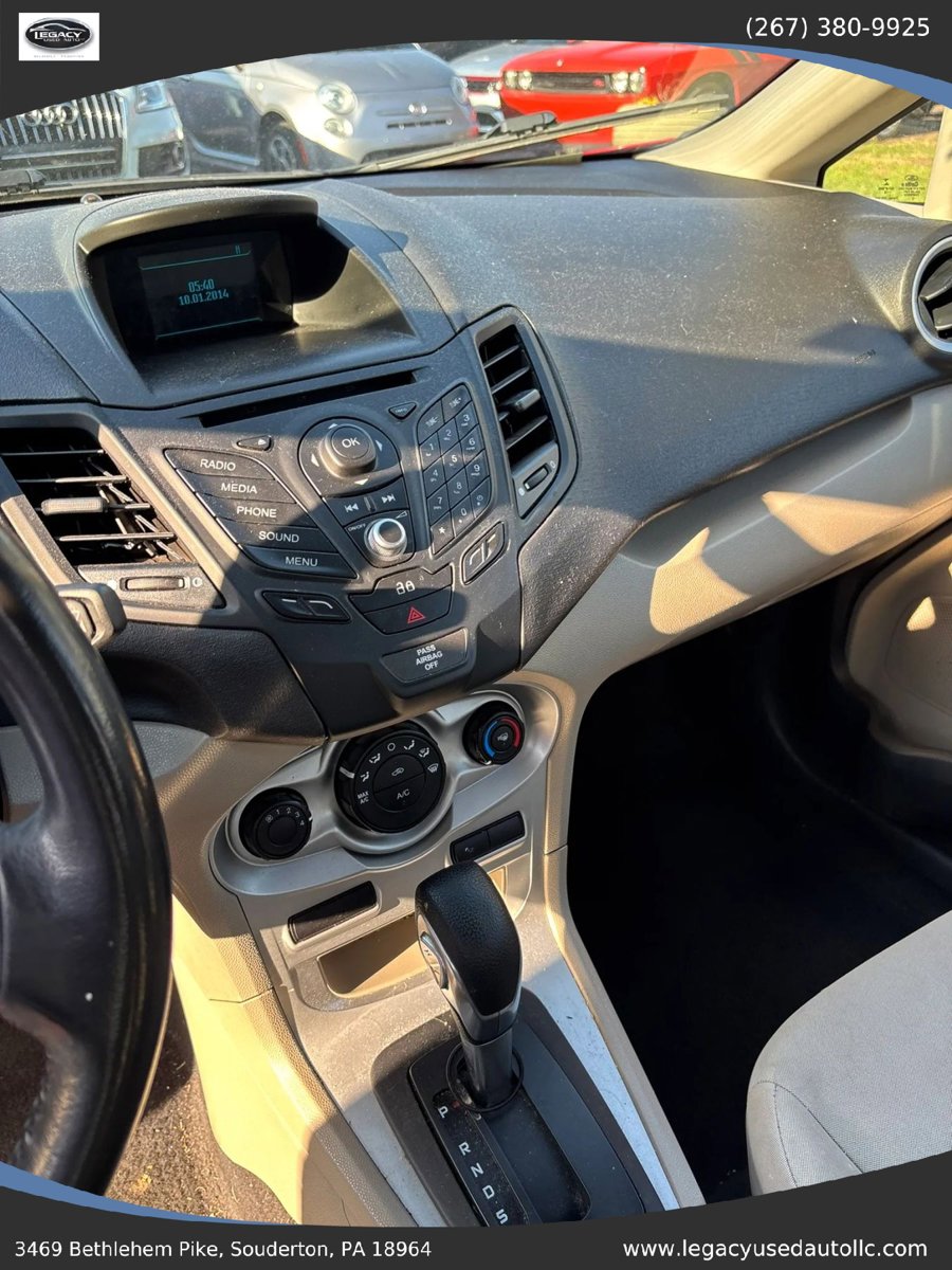 Used 2014 Ford Fiesta SE image 28