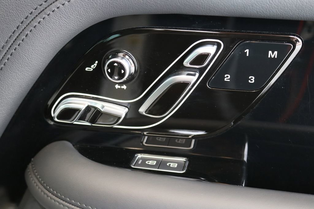 Used 2021 Land Rover Range Rover P525 Westminster Edition LWB image 38