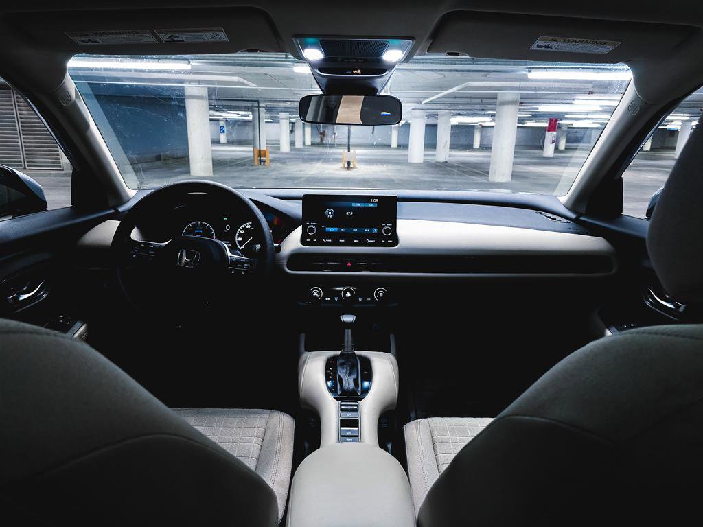 Certified 2025 Honda HR-V LX image 3