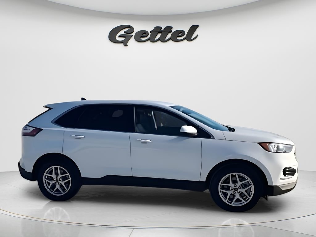 Used 2024 Ford Edge SEL image 9