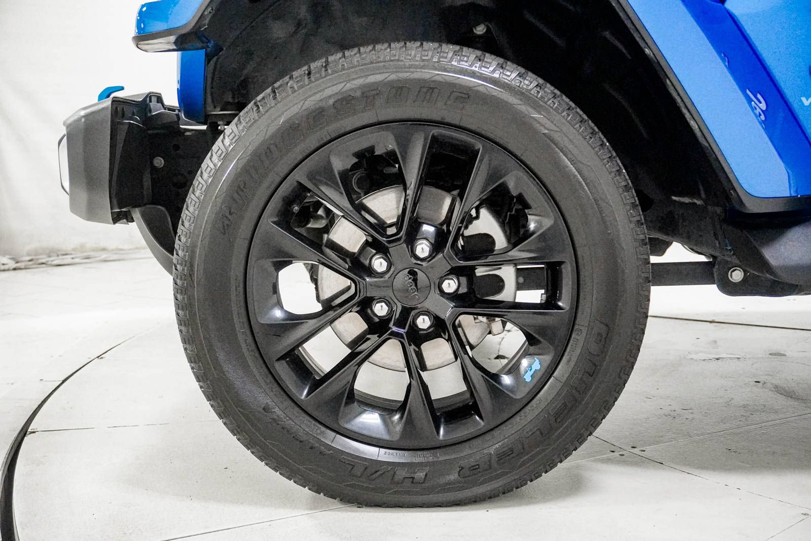 Used 2023 Jeep Wrangler Unlimited Sahara w/ Cold Weather Group AWD/4WD image 15