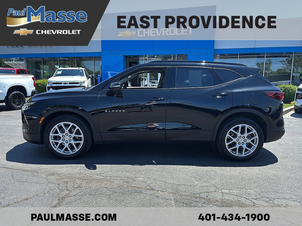 Used 2023 Chevrolet Blazer LT w/ Sound & Technology Package AWD/4WD image 4
