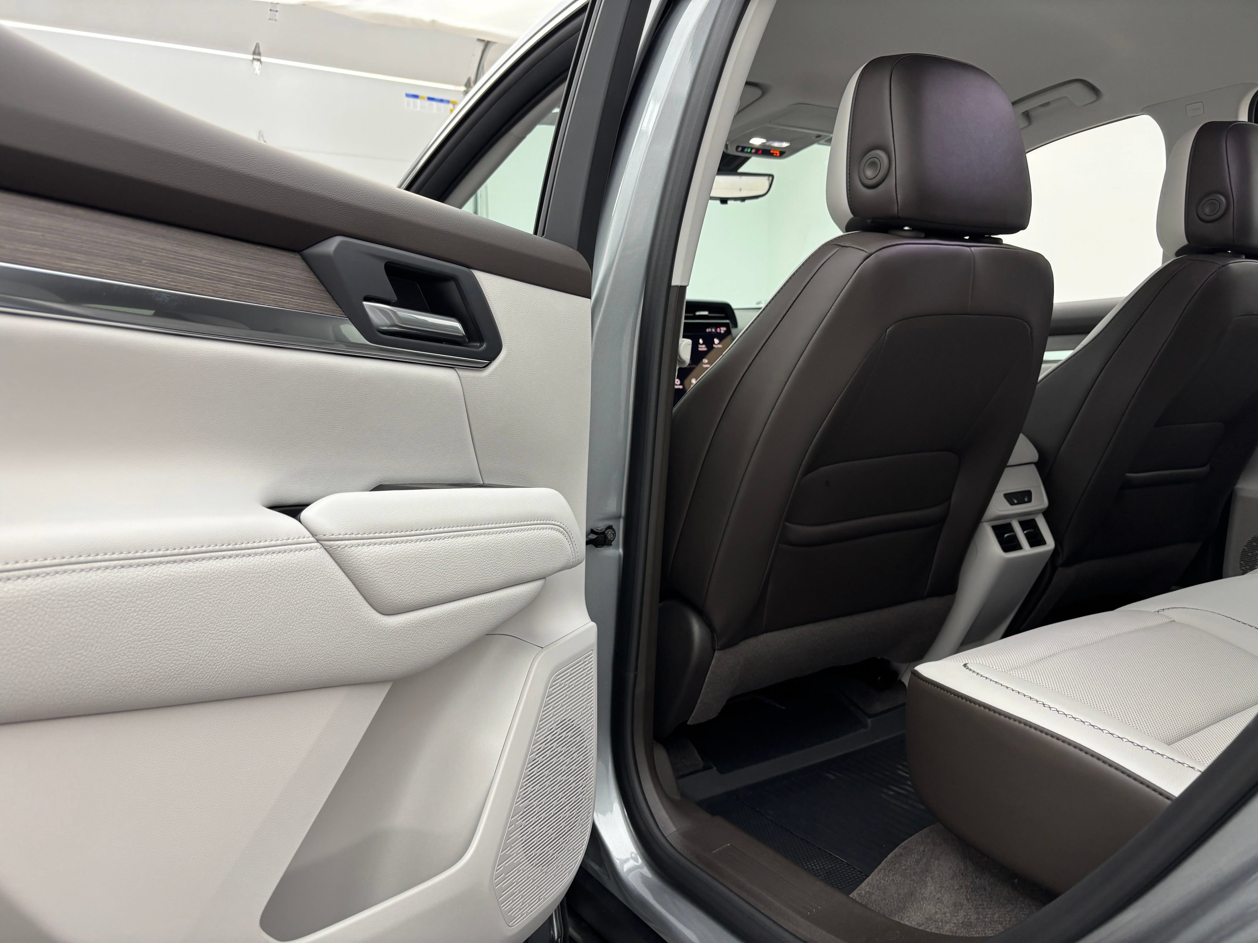 New 2027 GMC Terrain Denali w/ LPO, Floor Liner Package AWD/4WD image 38